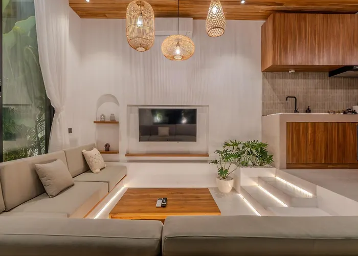 El Agua - Plot 8 *